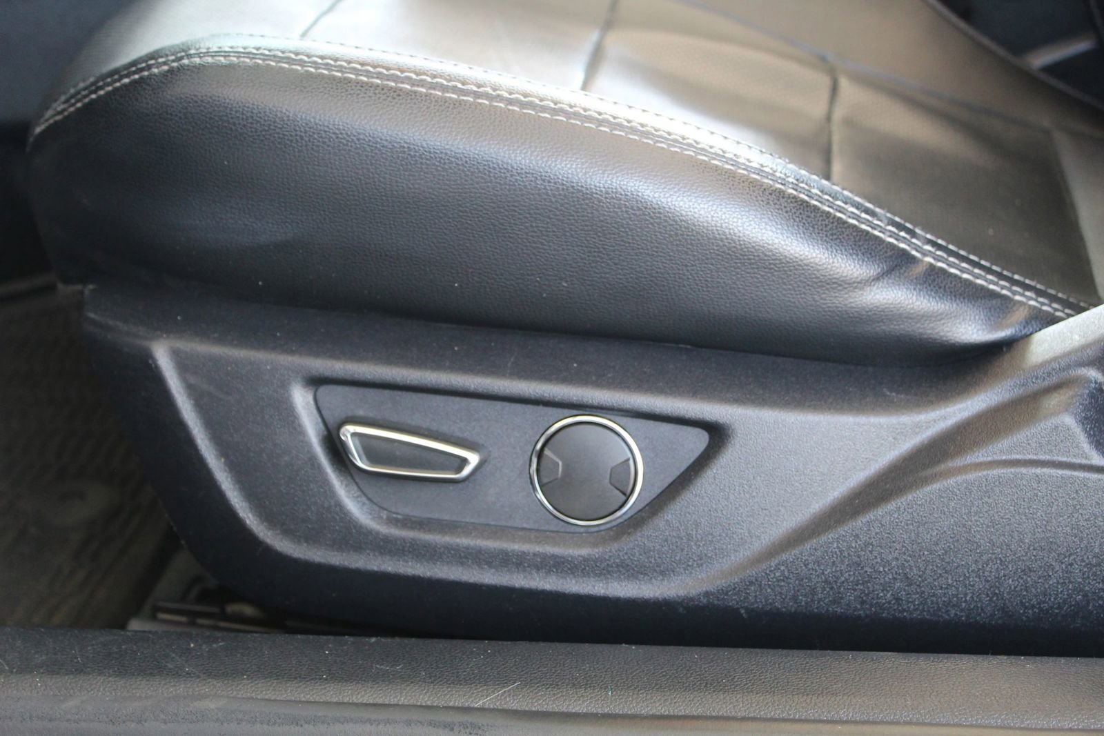 Used 2019 Ford Mustang Premium image 31