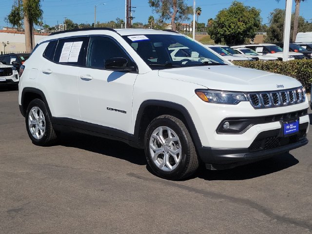 Used 2024 Jeep Compass Latitude AWD/4WD image 31