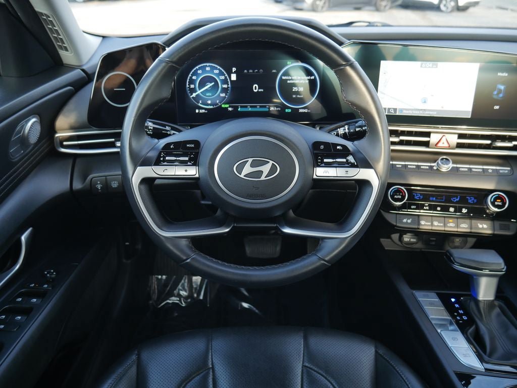 Used 2025 Hyundai Elantra Limited FWD image 34