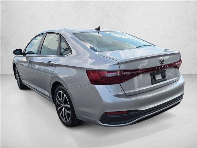 Used 2025 Volkswagen Jetta SE FWD image 8