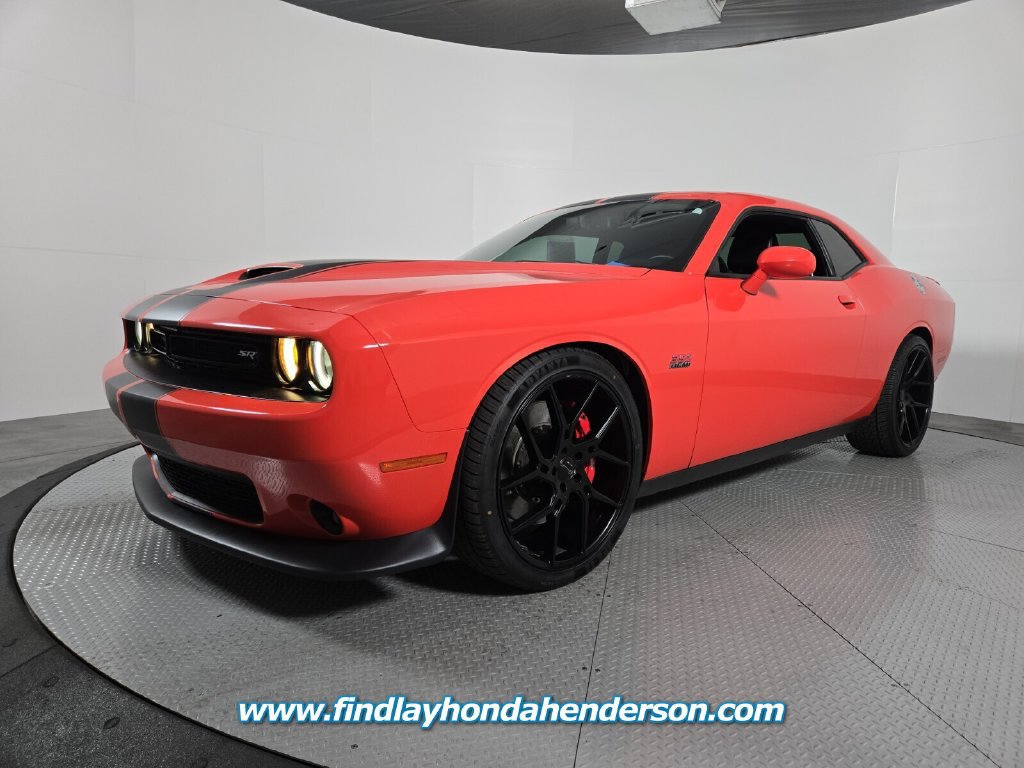 Used 2018 Dodge Challenger SRT RWD image 2
