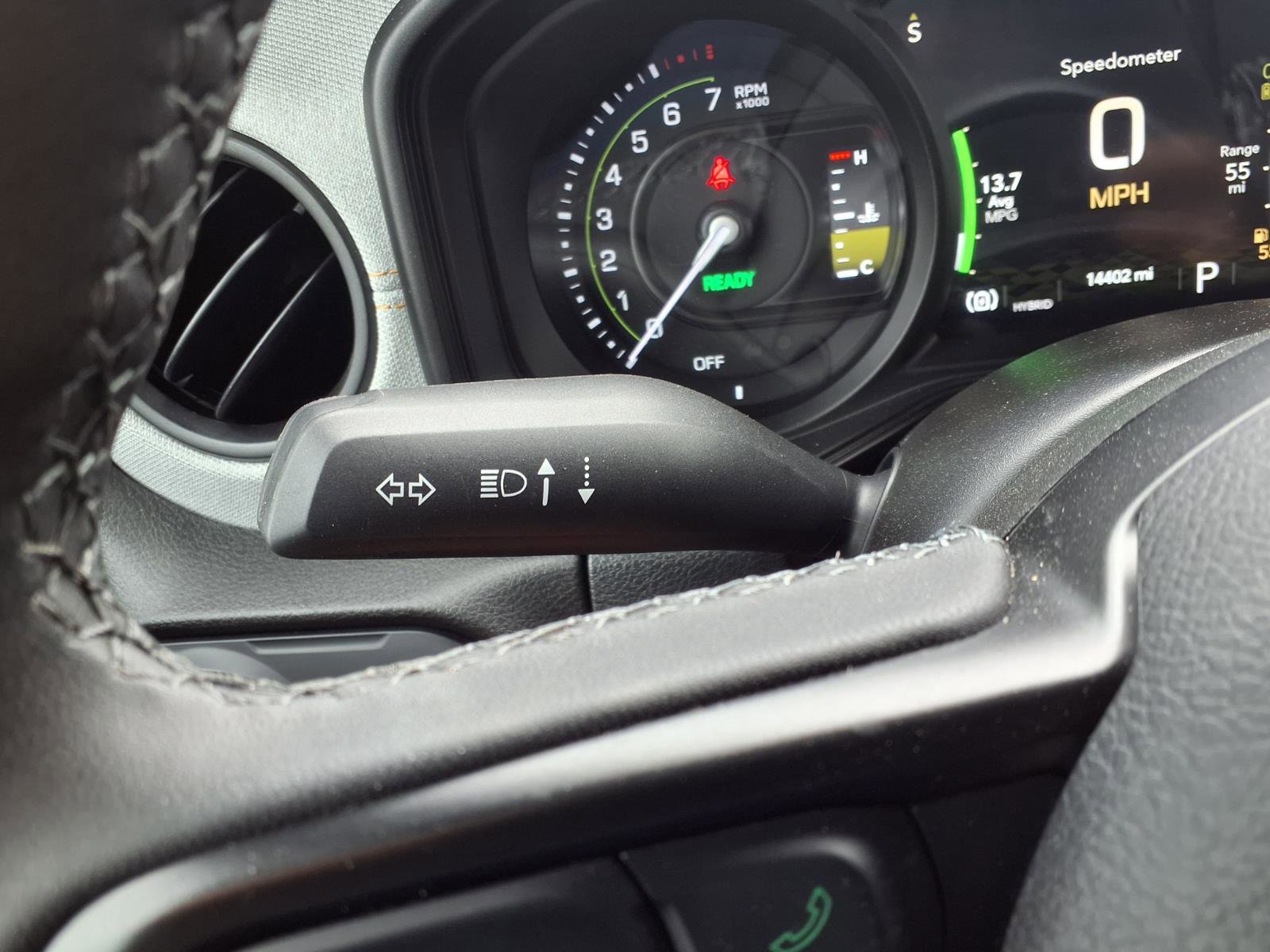 Used 2025 Jeep Wrangler Willys AWD/4WD image 13