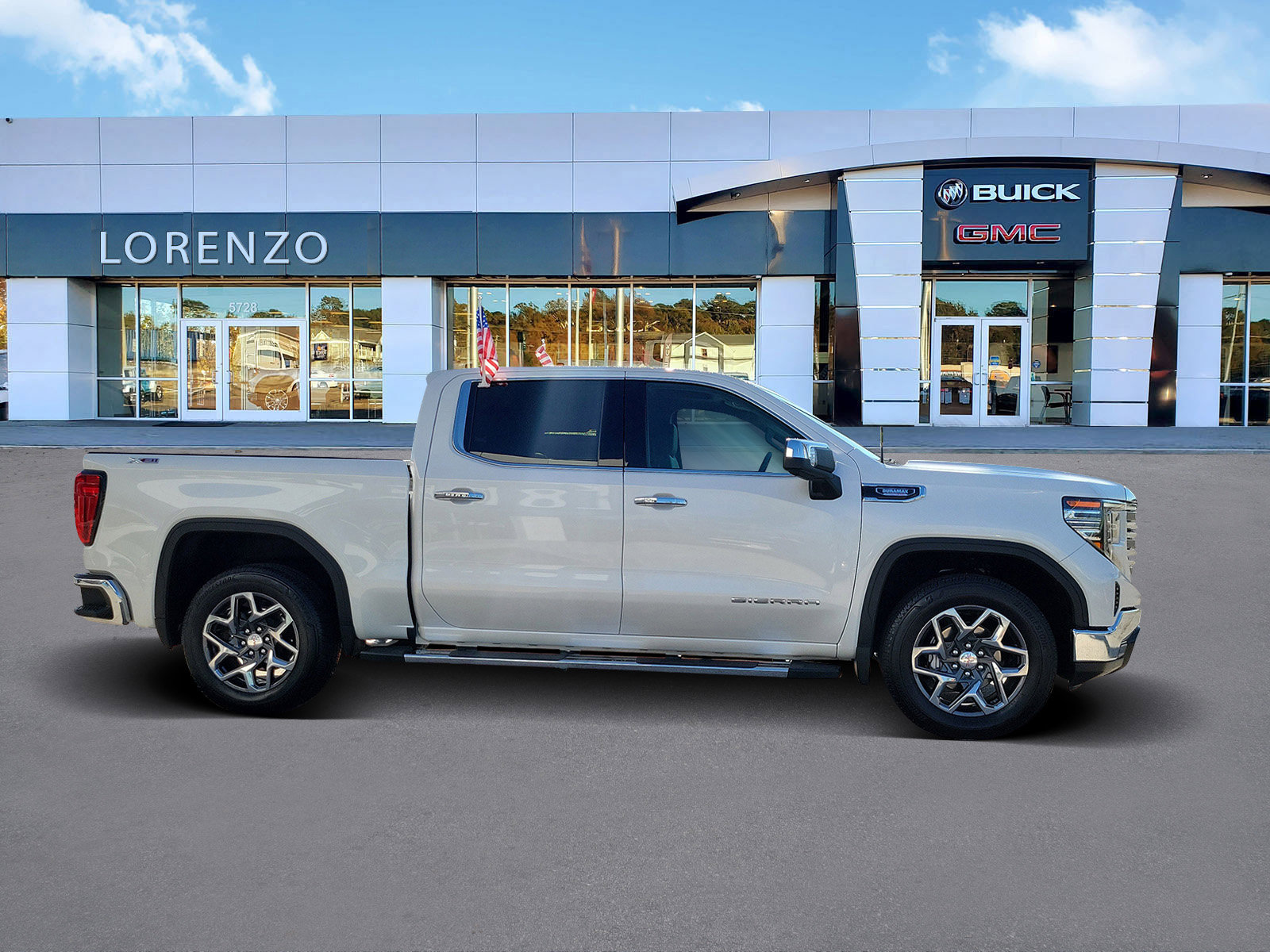 Used 2023 GMC Sierra 1500 SLT w/ SLT Premium Package image 4