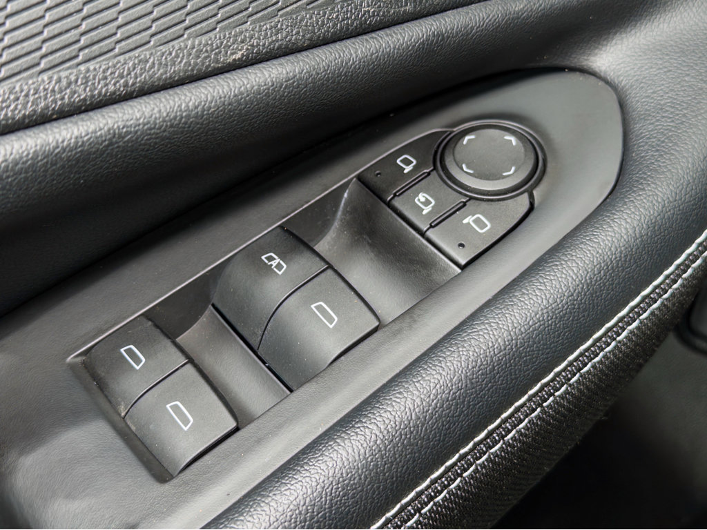 Used 2025 Chevrolet Blazer EV LT AWD/4WD image 7