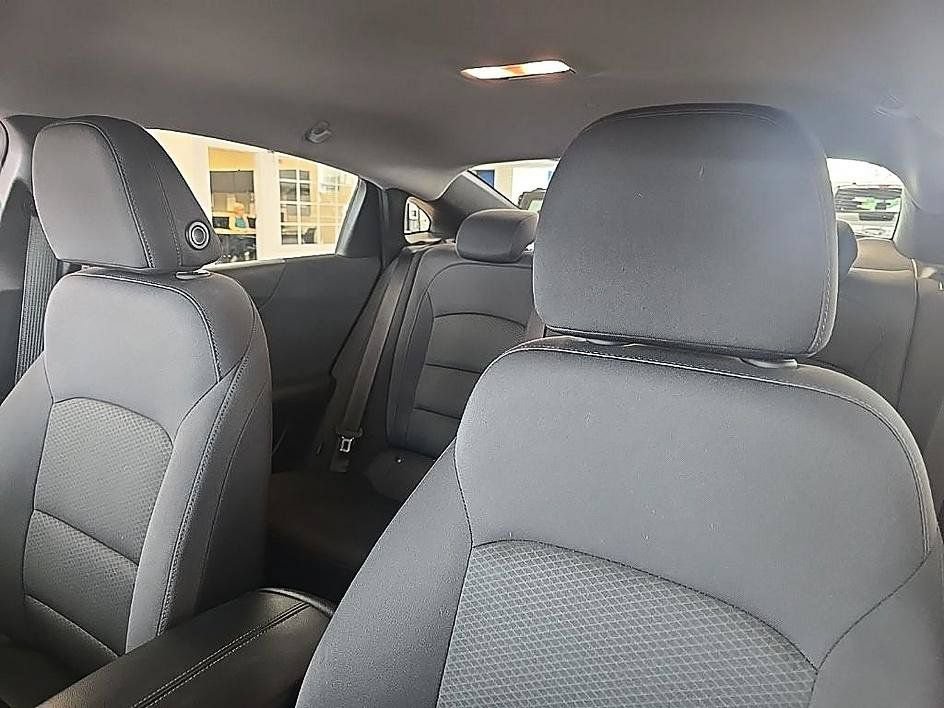 Used 2017 Chevrolet Malibu LT FWD image 24