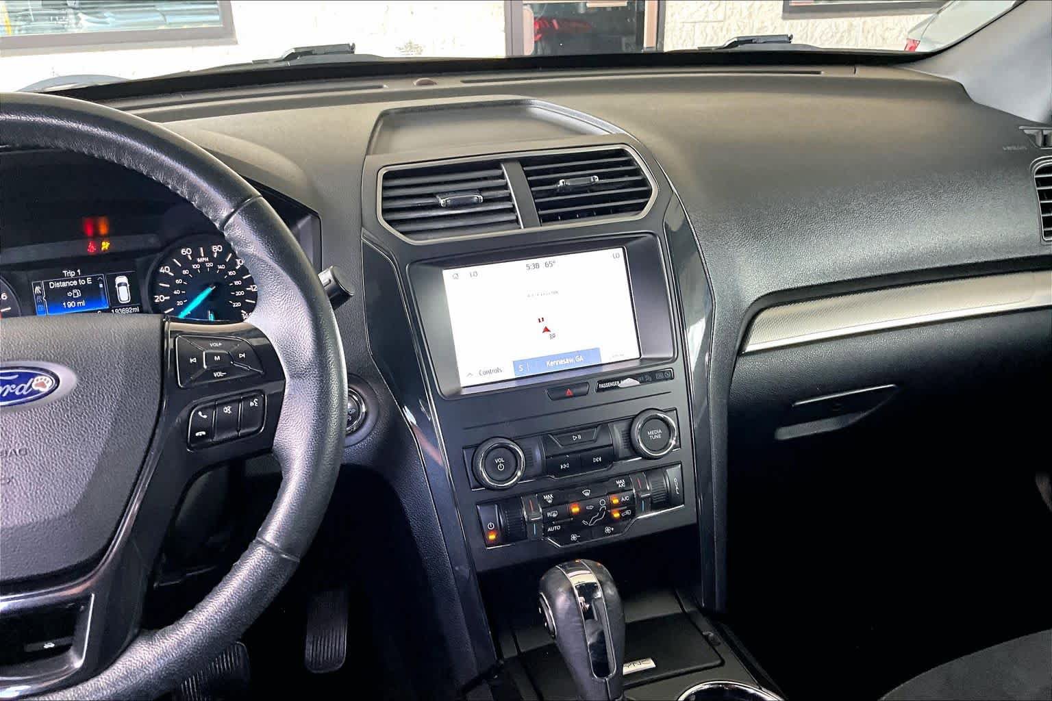 Used 2019 Ford Explorer XLT w/ Class III Trailer Tow Package FWD image 6