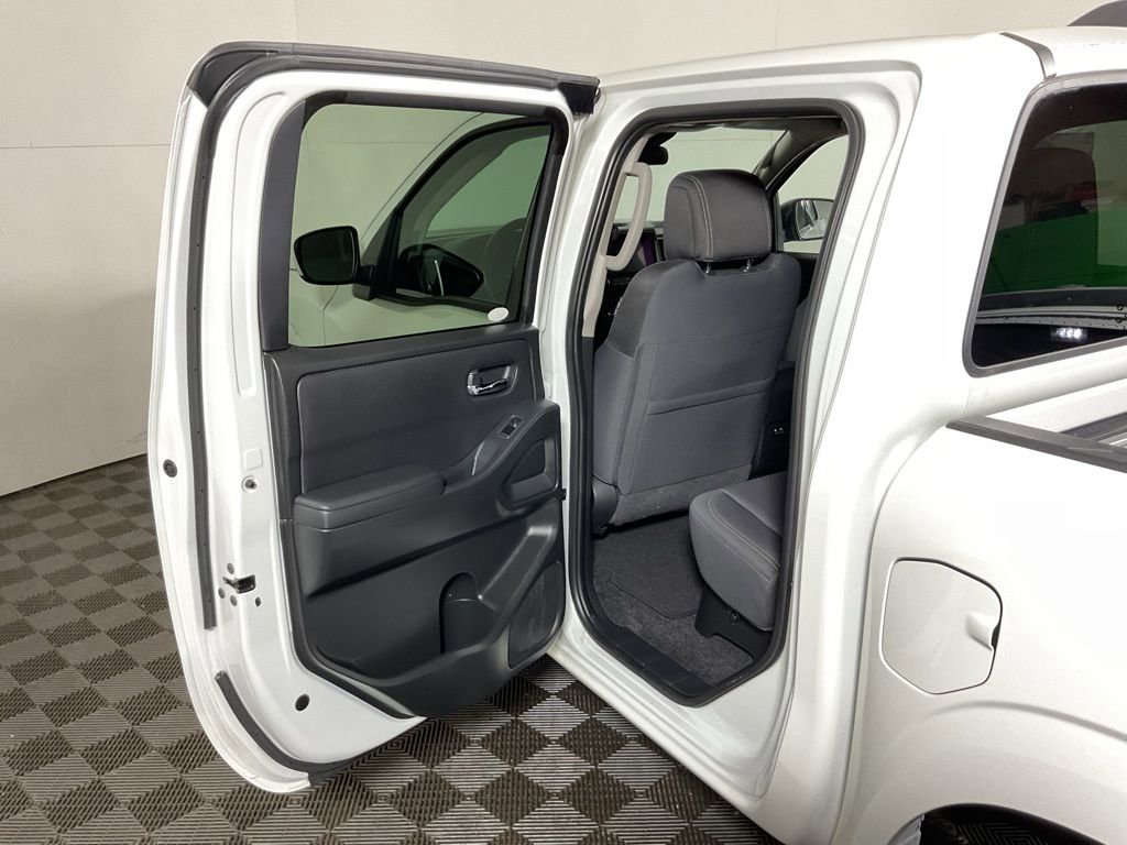 Used 2022 Nissan Frontier SV image 29