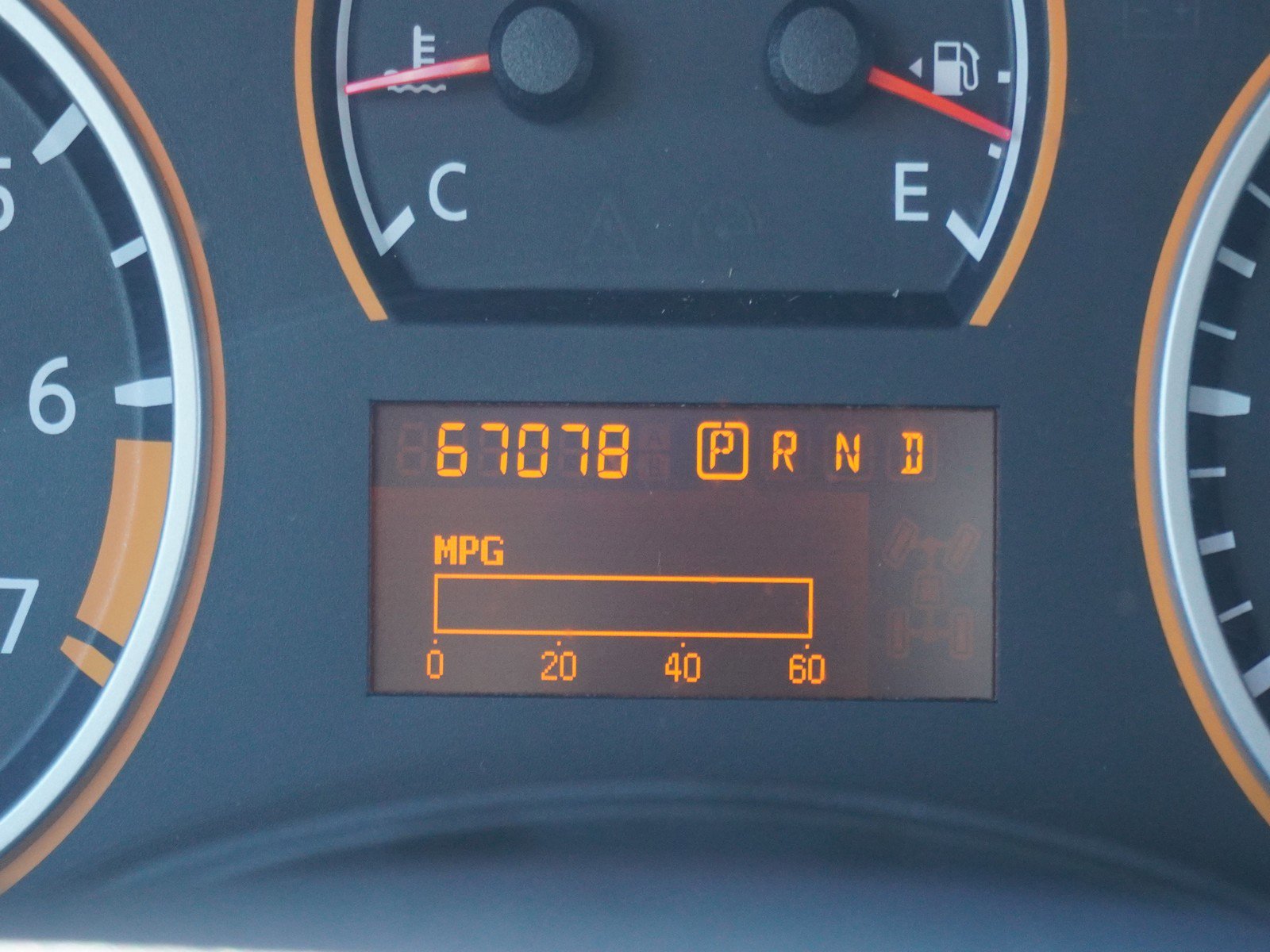 Used 2014 Nissan Titan SV w/ SV Value Truck Package image 24