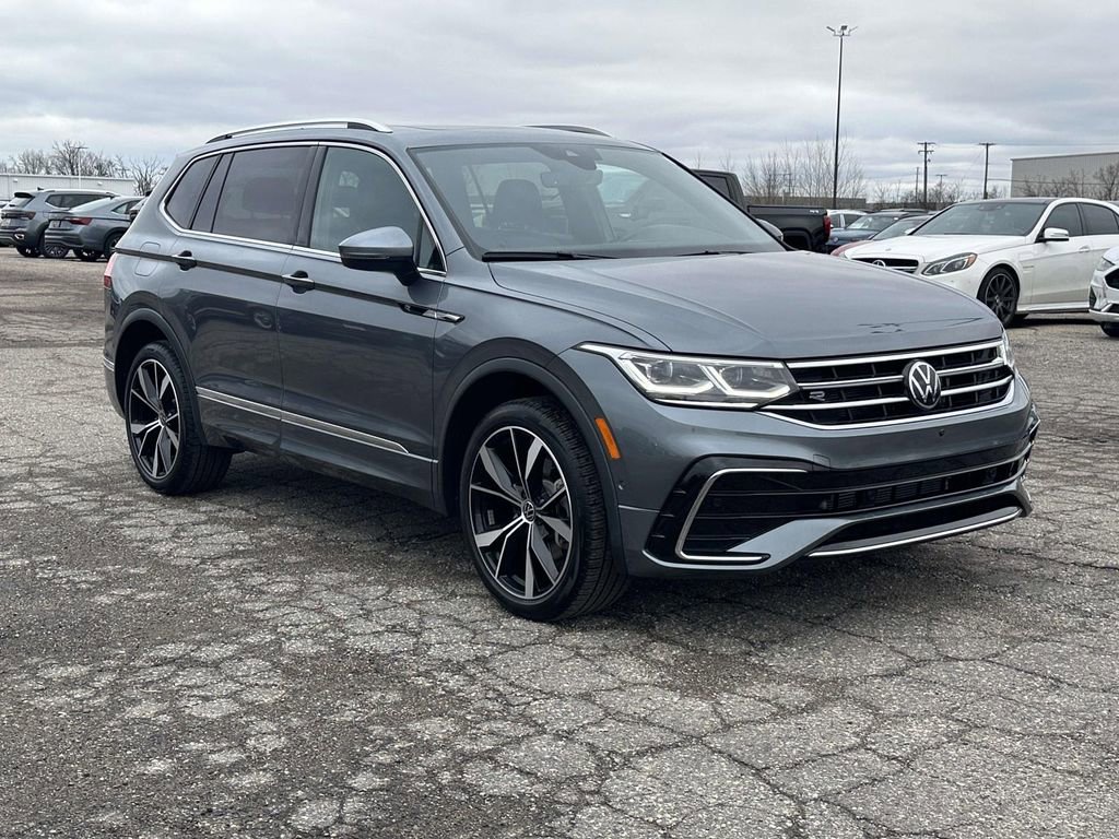Certified 2024 Volkswagen Tiguan SEL R-Line image 7
