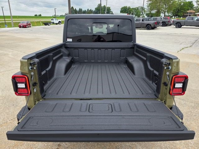 New 2026 Jeep Gladiator Sport AWD/4WD image 10
