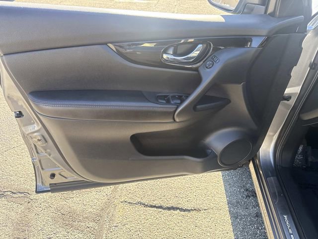 Used 2020 Nissan Rogue Sport SV w/ All-Weather Package image 18