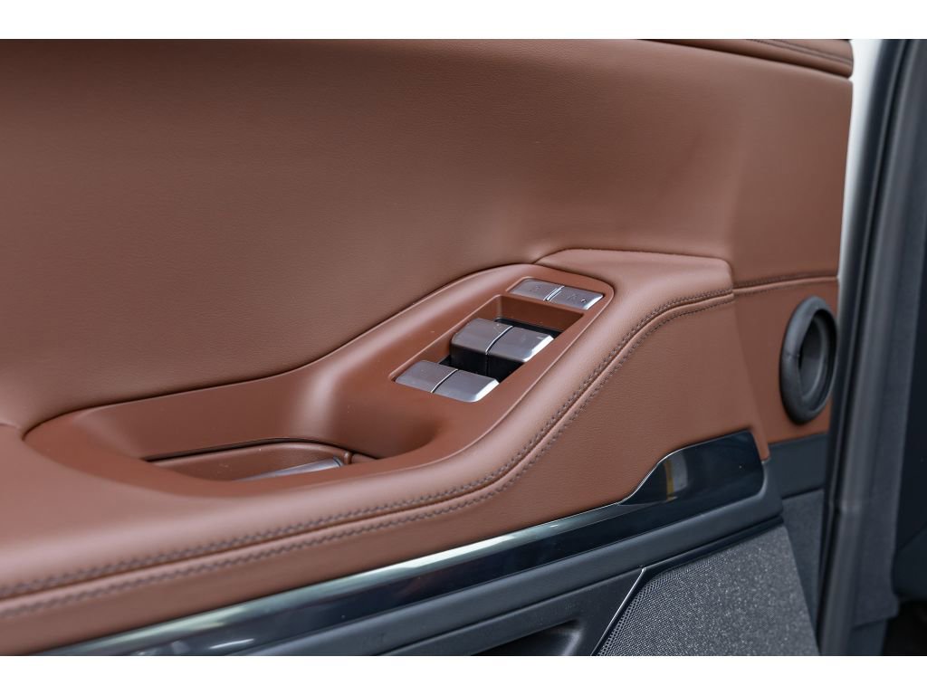 Used 2025 Lincoln Navigator L Reserve image 21