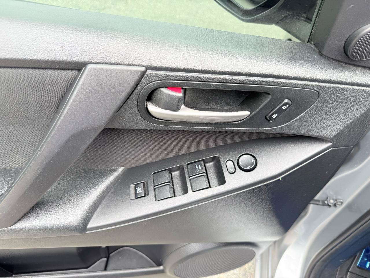Used 2012 MAZDA MAZDA3 i Touring FWD image 20