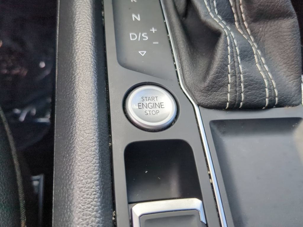 Certified 2023 Volkswagen Atlas SE FWD image 32
