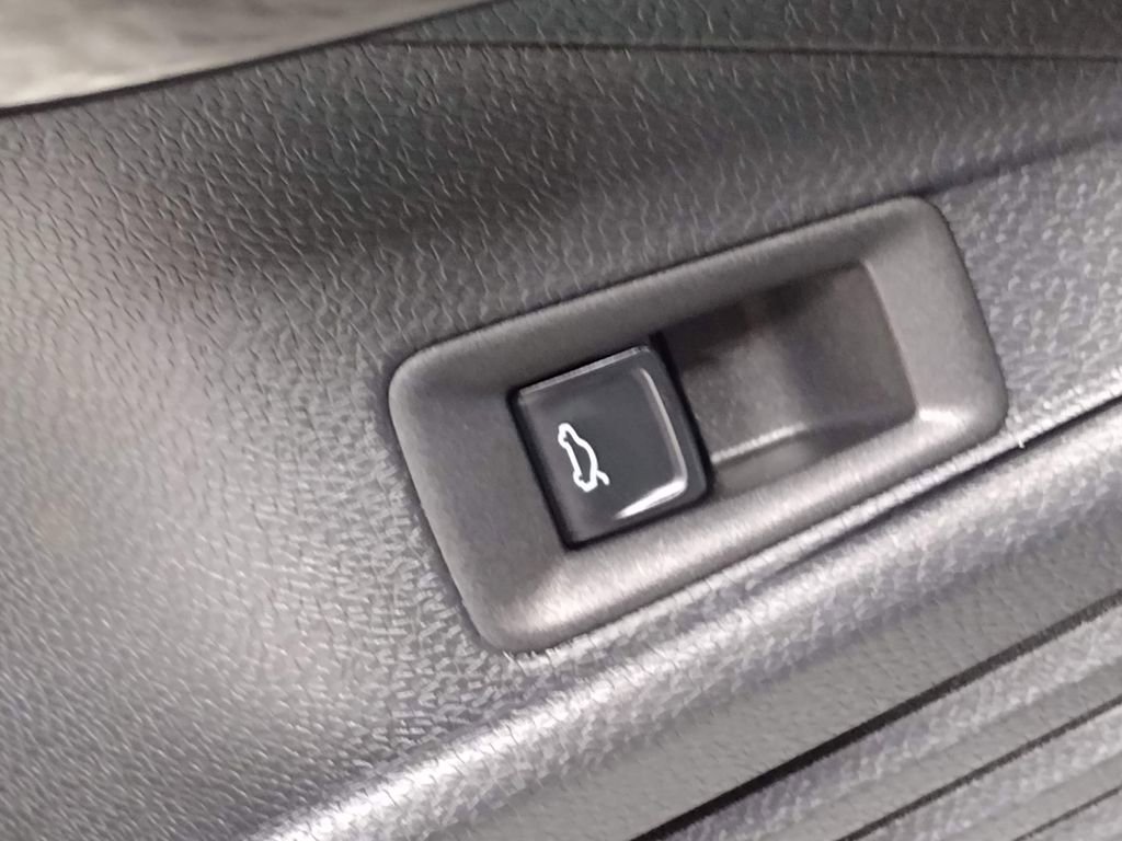 Used 2023 Volkswagen ID.4 Pro S image 21