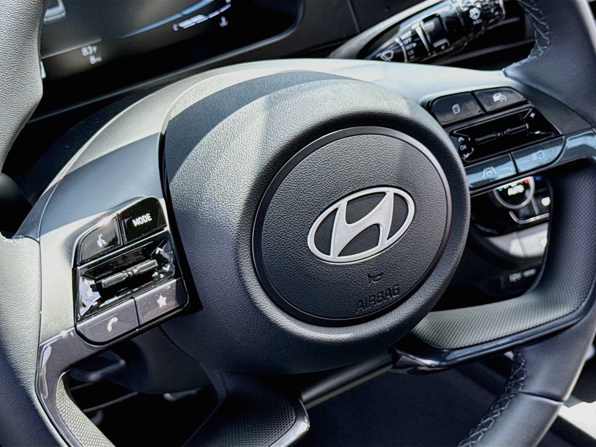 New 2026 Hyundai Elantra SEL Sport FWD image 5