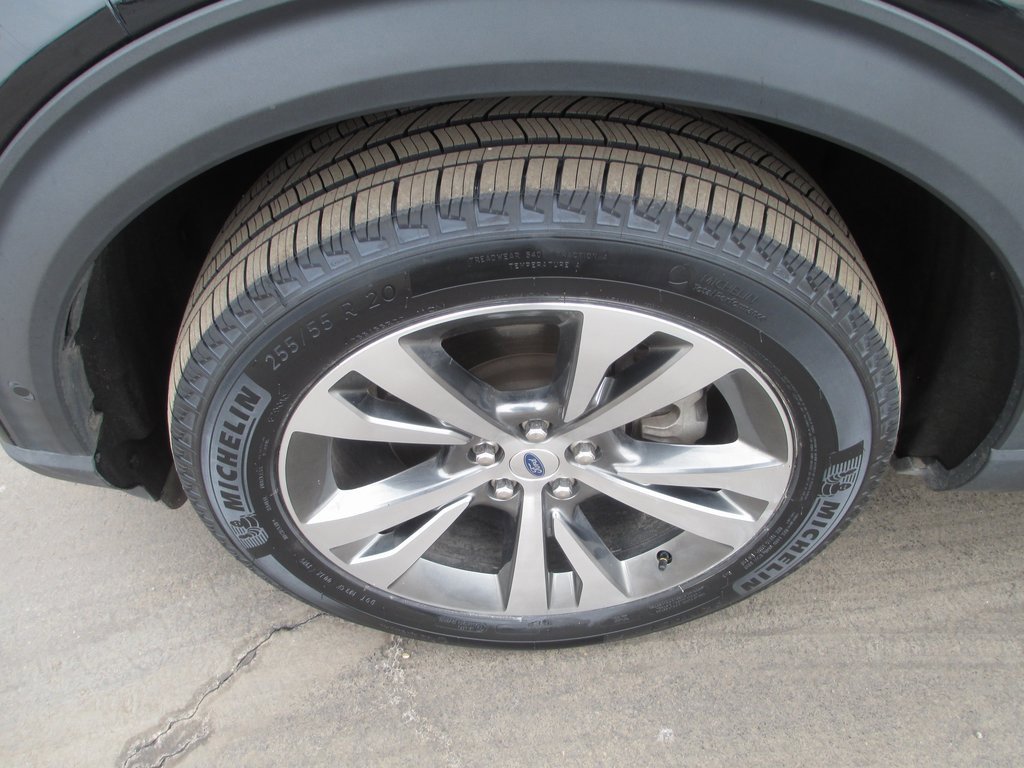 Used 2020 Ford Explorer Platinum w/ Premium Technology Package image 13