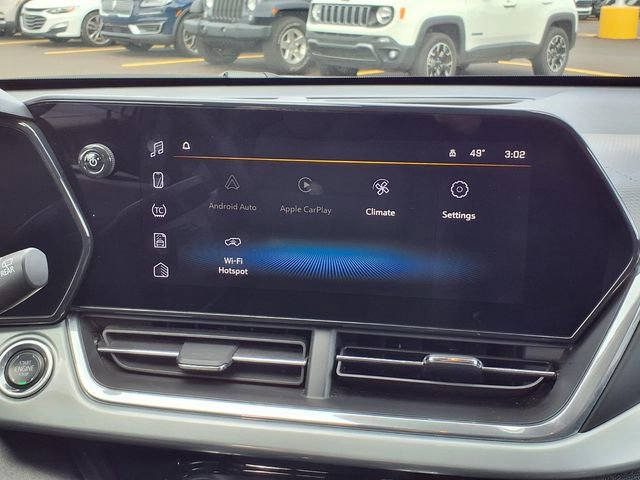 Used 2025 Chevrolet Trax LT FWD image 9
