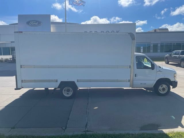 Used 2008 Ford E-350 and Econoline 350 Super Duty RWD image 2