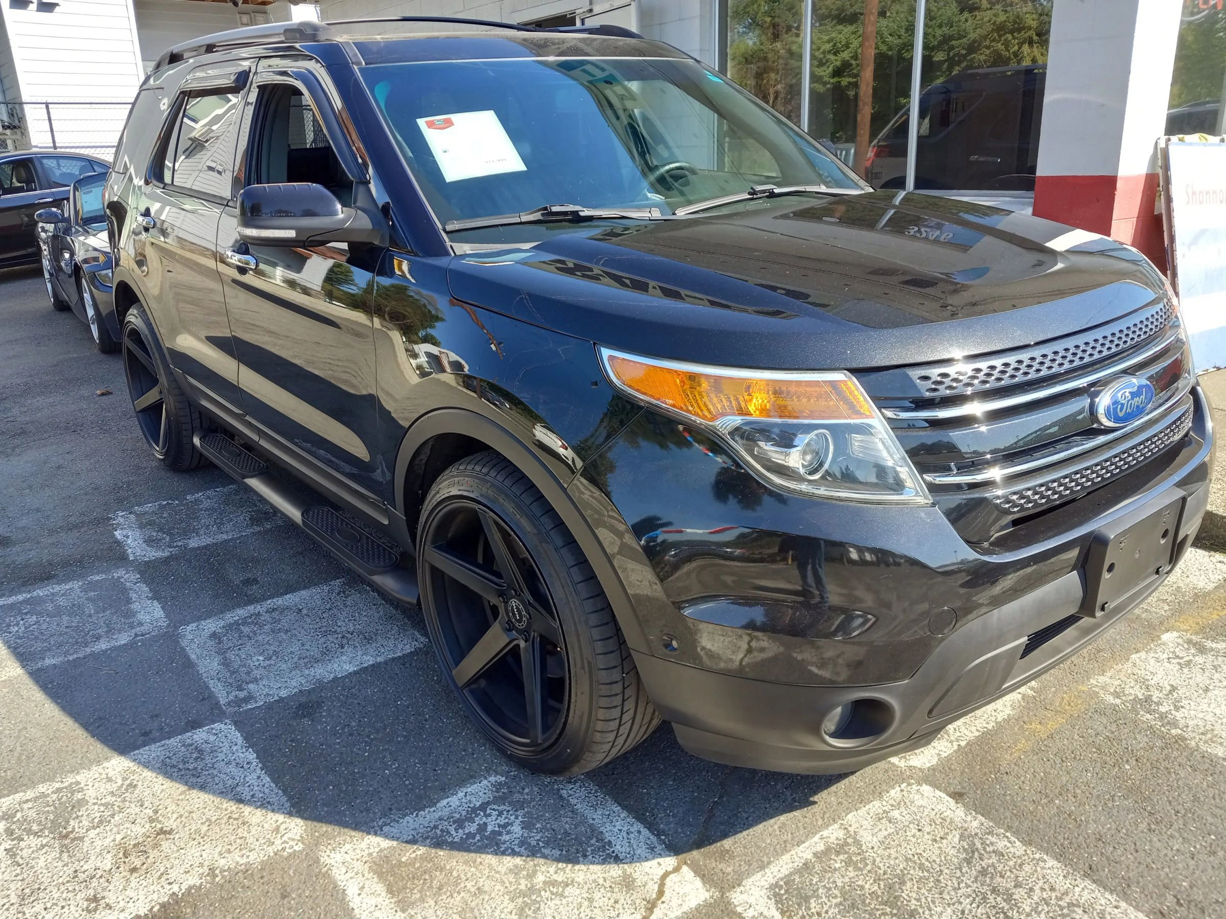 Used 2015 Ford Explorer Limited w/ Equipment Group 302A image 3