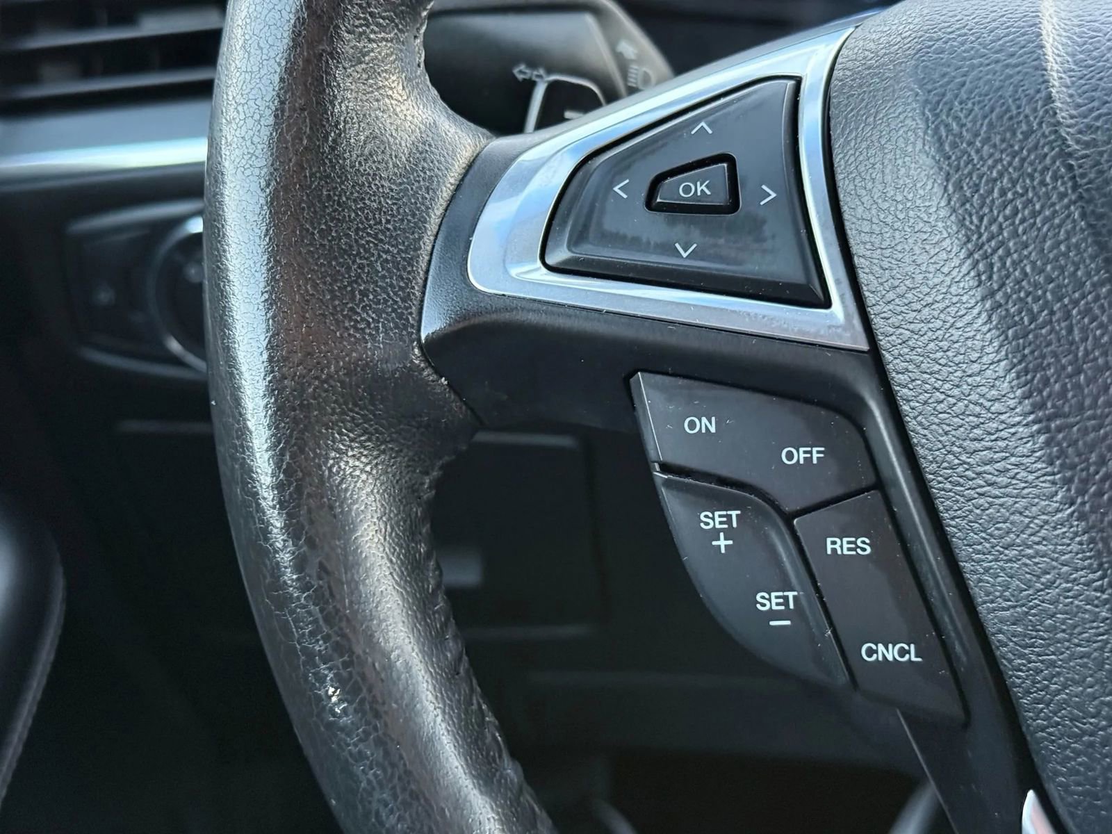 Used 2015 Ford Edge Titanium image 22