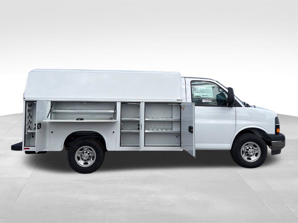 New 2026 Chevrolet Express 3500 w/ Power Convenience Package RWD image 3