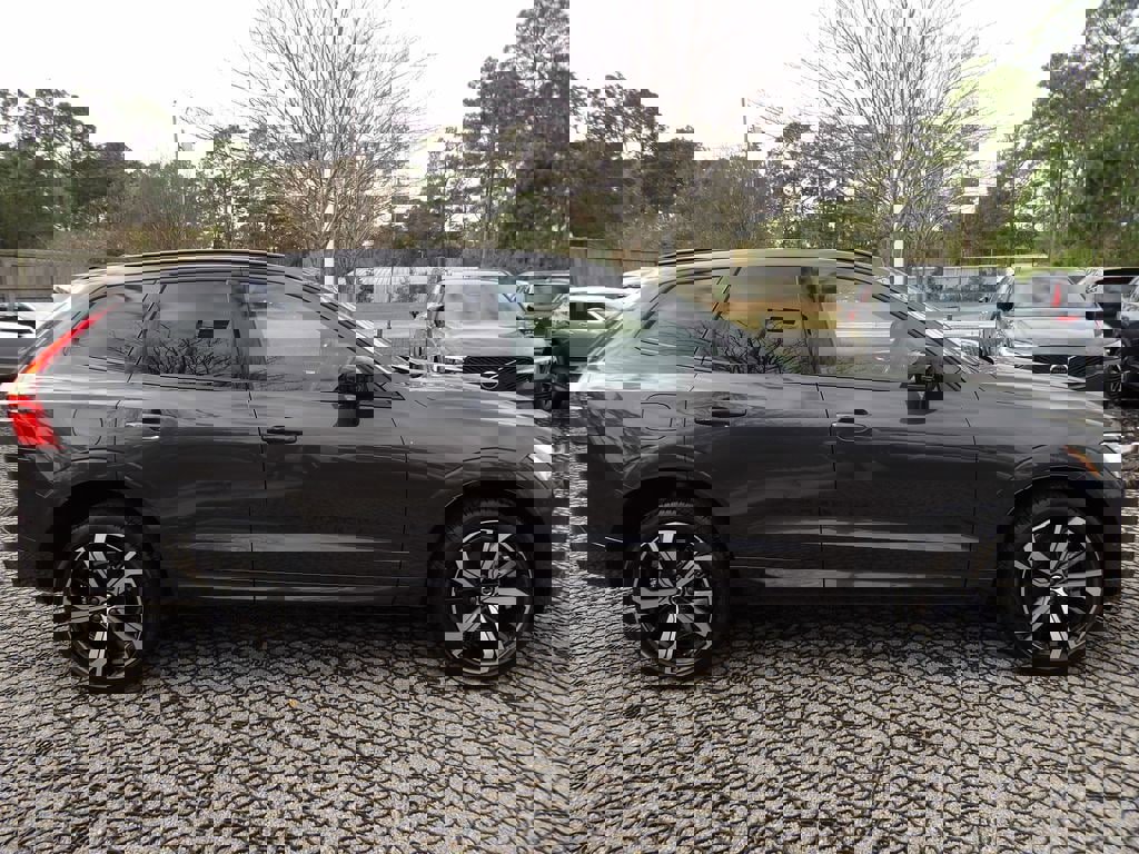 Certified 2024 Volvo XC60 B5 Ultimate w/ Protection Package Premier image 5