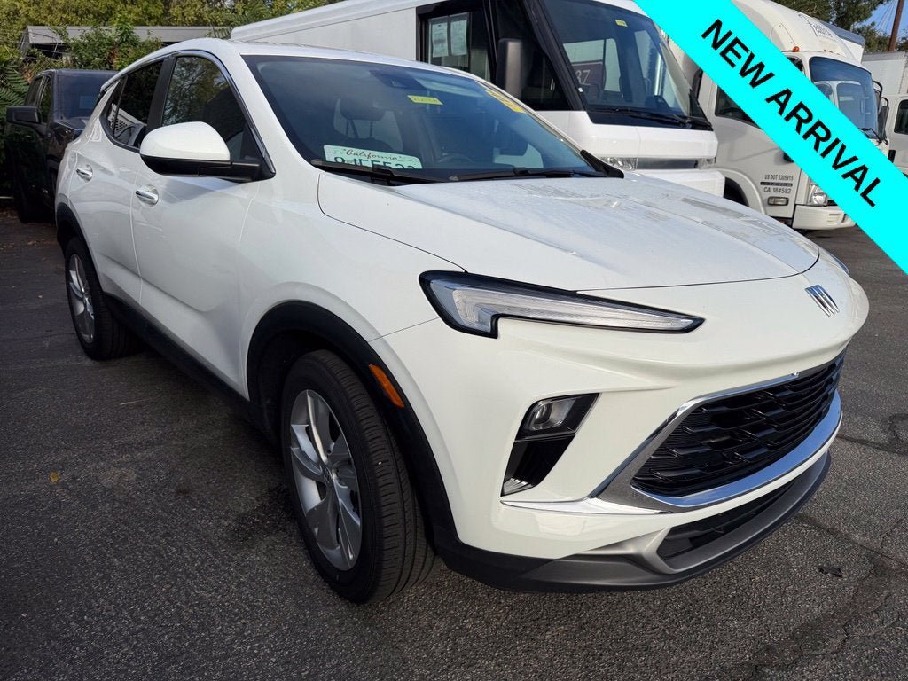 Used 2024 Buick Encore GX Preferred FWD image 2
