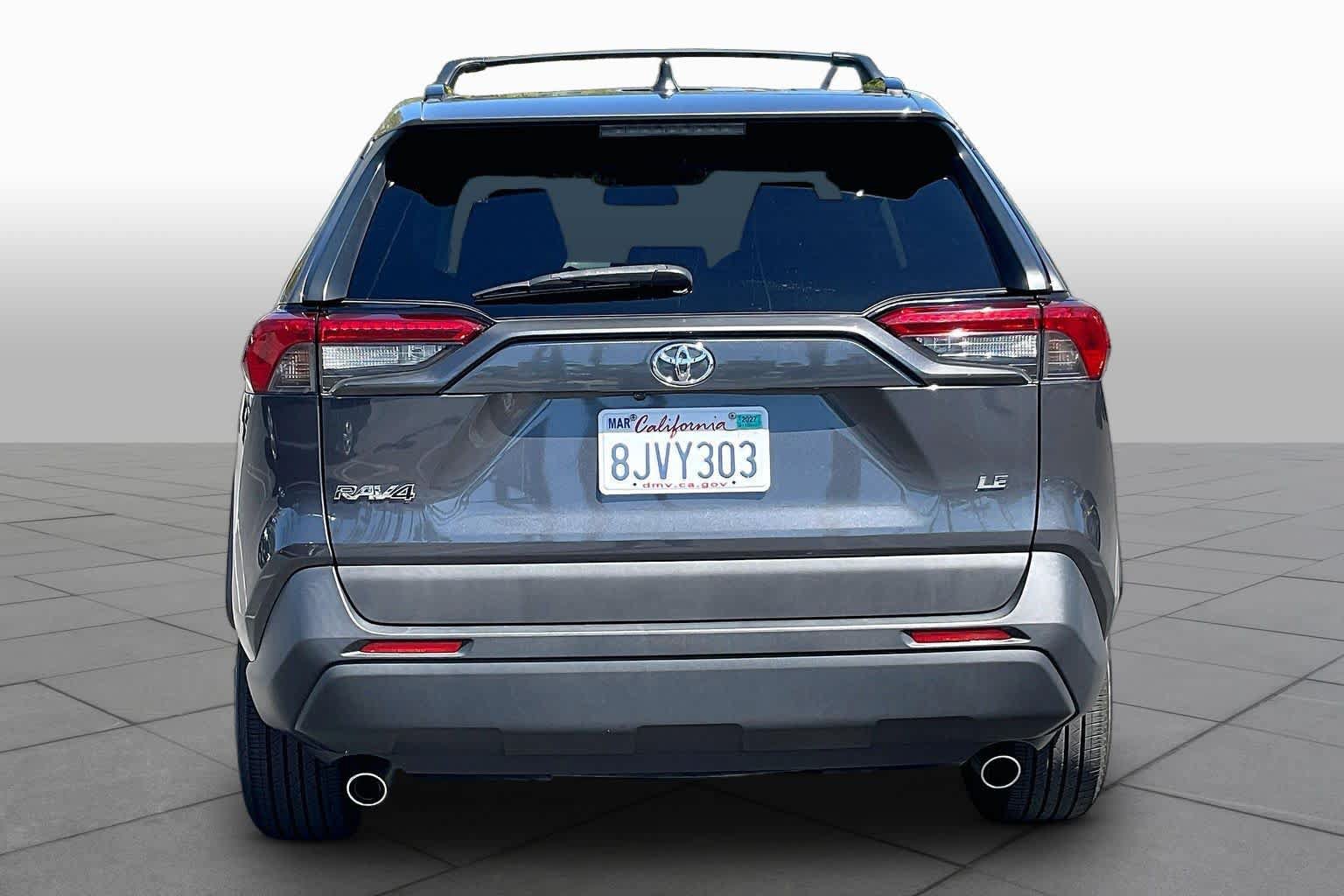 Used 2019 Toyota RAV4 LE w/ Carpet Mat Package FWD image 4