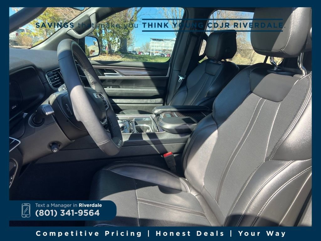 Used 2024 Jeep Wagoneer 4WD w/ HD Trailer Tow Package image 9