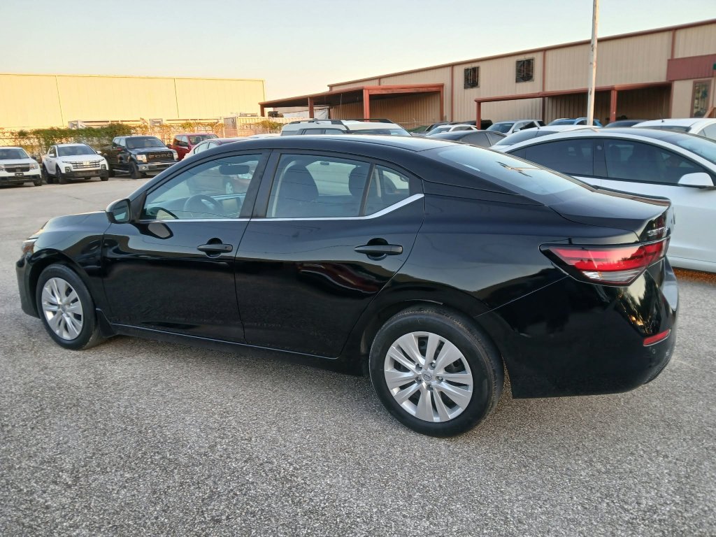 Used 2024 Nissan Sentra S w/ Lighting Package FWD image 7