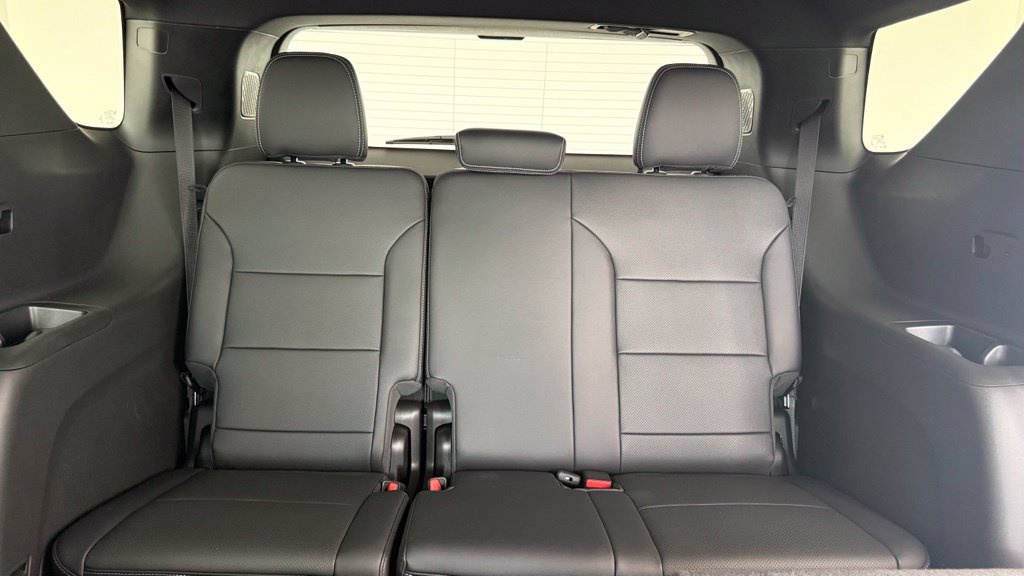 New 2027 Chevrolet Traverse LT w/ Driver Confidence Package FWD image 37