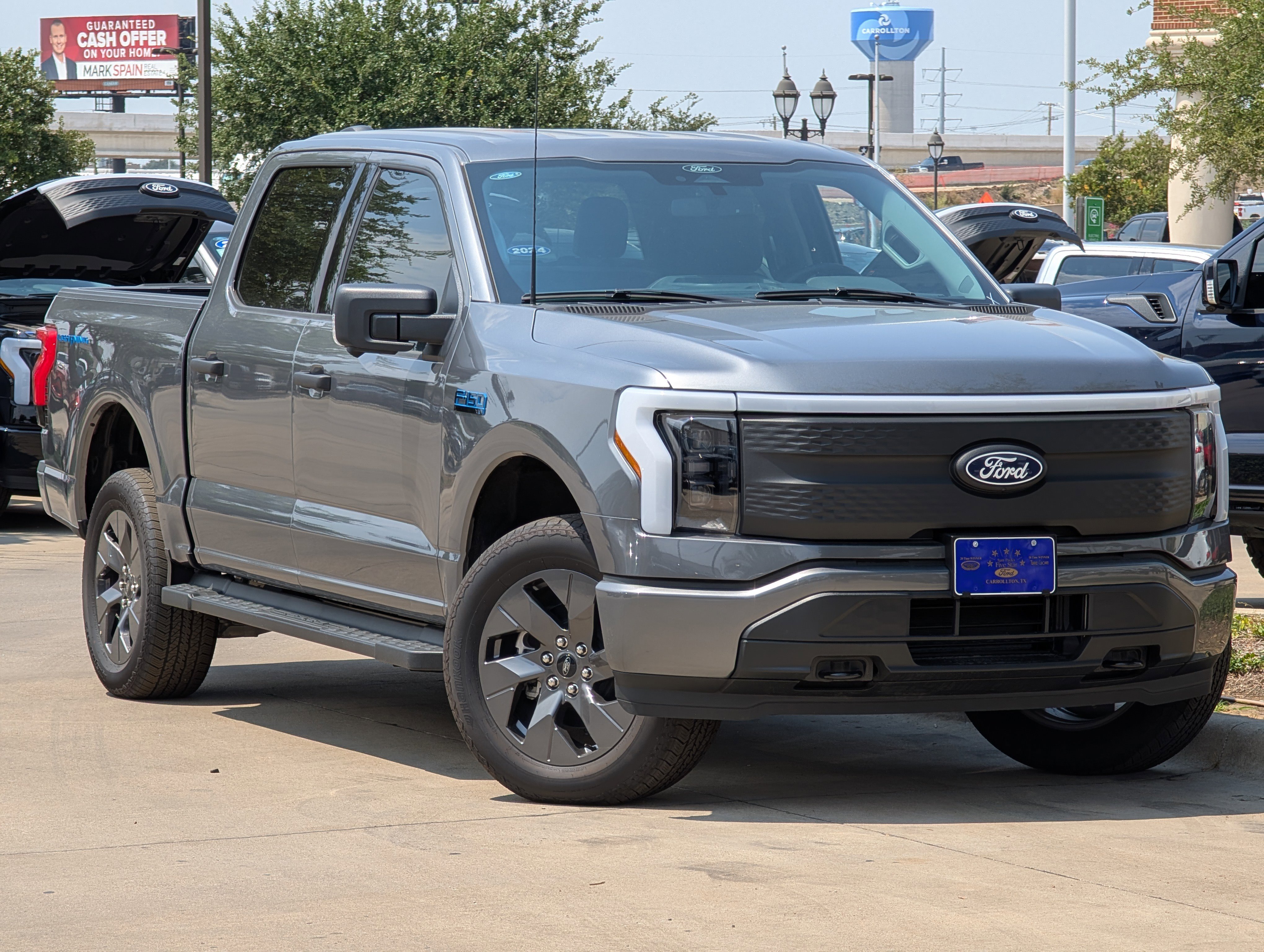 New 2024 Ford F150 Lightning XLT w/ Max Trailer Tow Package