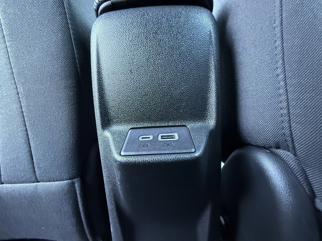 Used 2023 Chevrolet Bolt EUV LT image 27