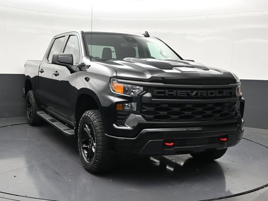 Used 2023 Chevrolet Silverado 1500 Custom Trail Boss w/ LPO, Dark Essentials Package AWD/4WD image 8