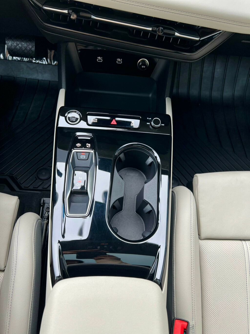 Used 2025 Audi Q6 e-tron Premium Plus w/ Premium Plus image 39