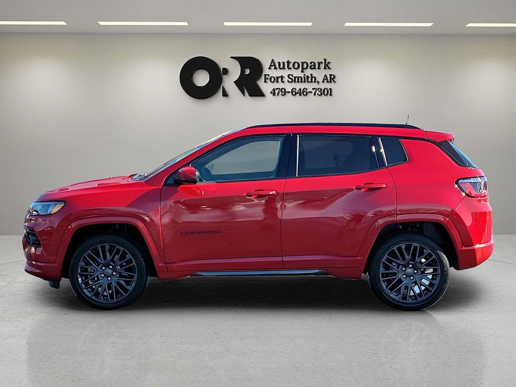 Used 2023 Jeep Compass Limited AWD/4WD image 3