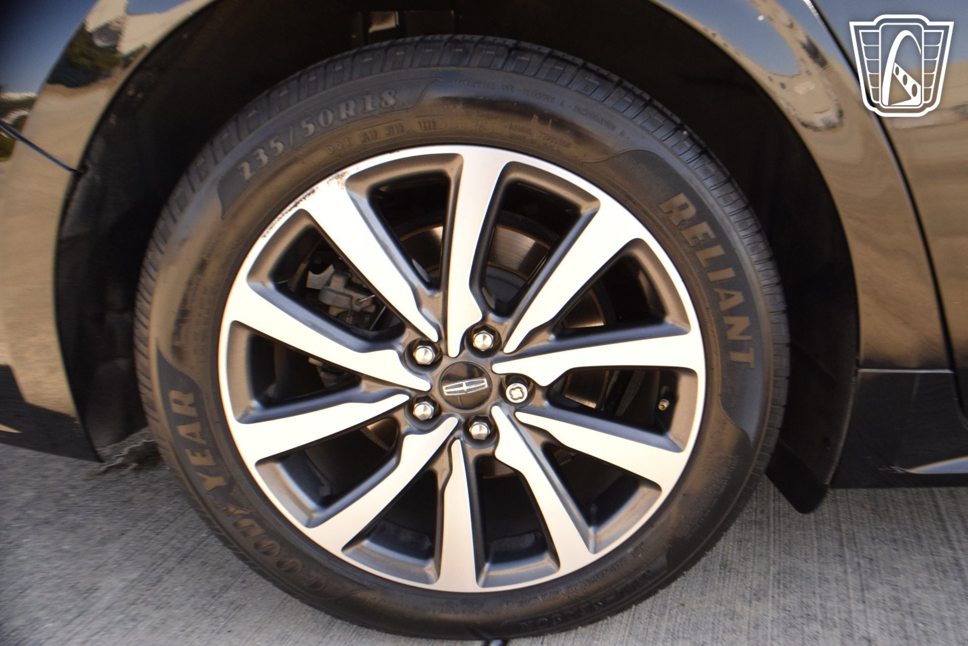 Used 2018 Lincoln Continental Premiere image 37