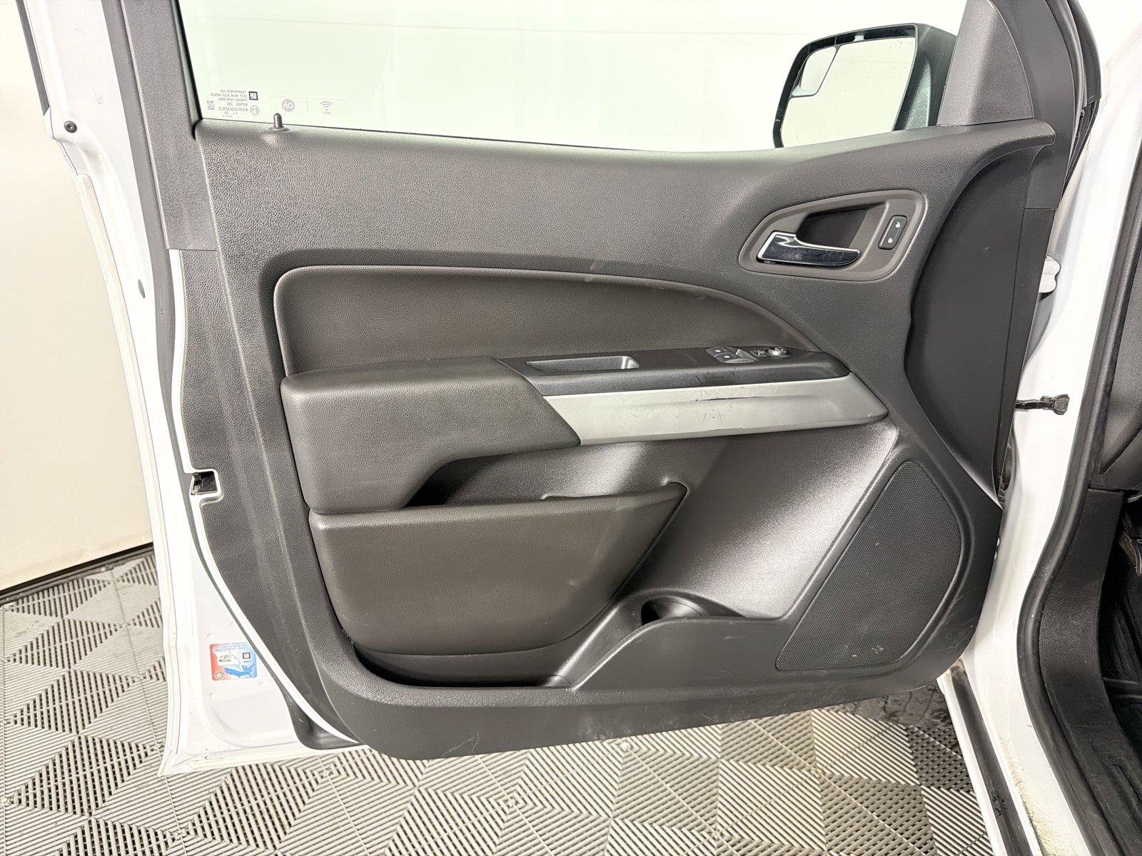 Certified 2022 Chevrolet Colorado LT w/ Fleet Safety Package RWD image 8