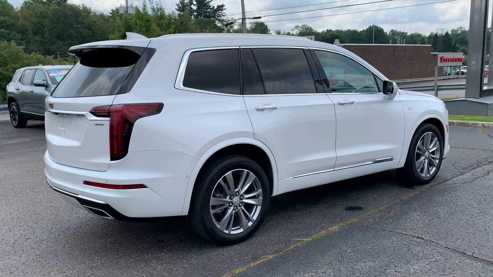 Certified 2024 Cadillac XT6 Premium Luxury w/ Technology Package AWD/4WD image 8