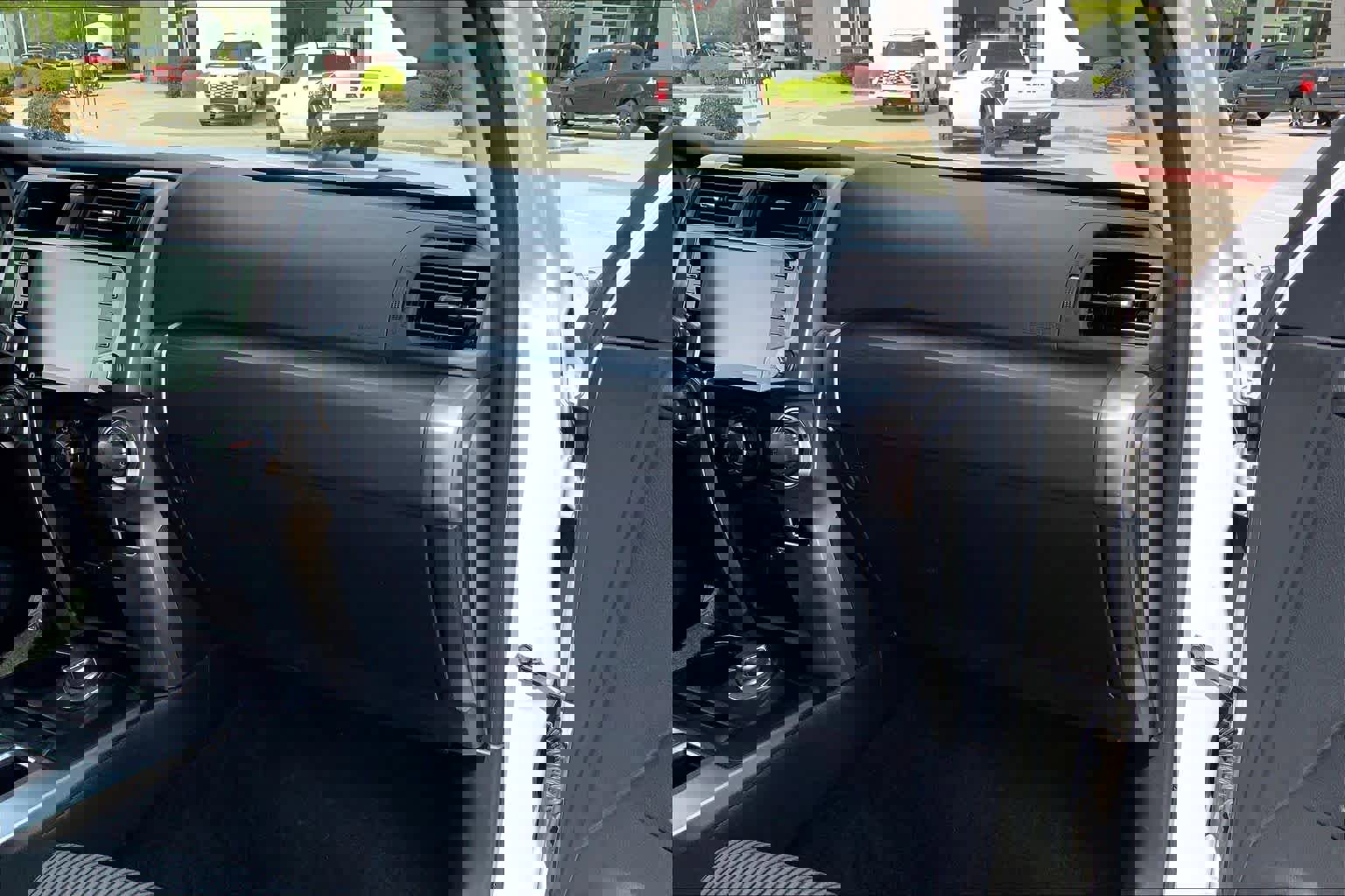 Used 2024 Toyota 4Runner SR5 AWD/4WD image 18