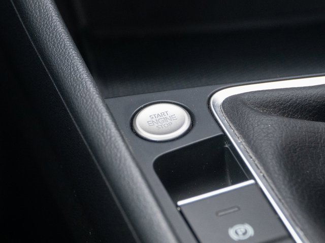 Certified 2024 Volkswagen Jetta SE w/ Panoramic Sunroof Package image 28