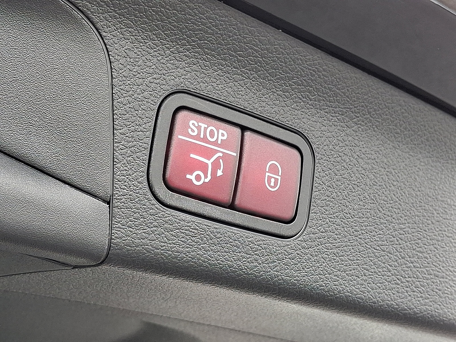 Used 2023 Mercedes-Benz GLS 450 4MATIC image 32