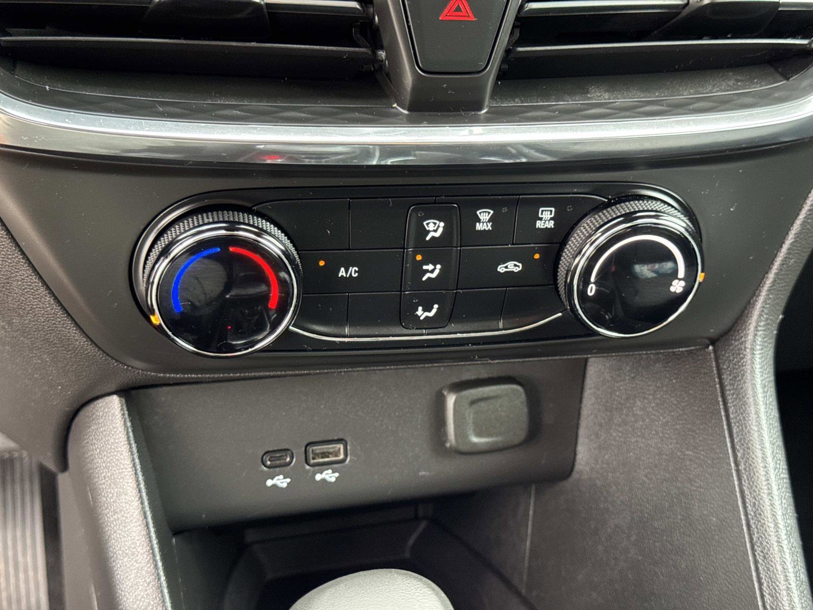 Used 2025 Buick Encore GX Preferred image 16