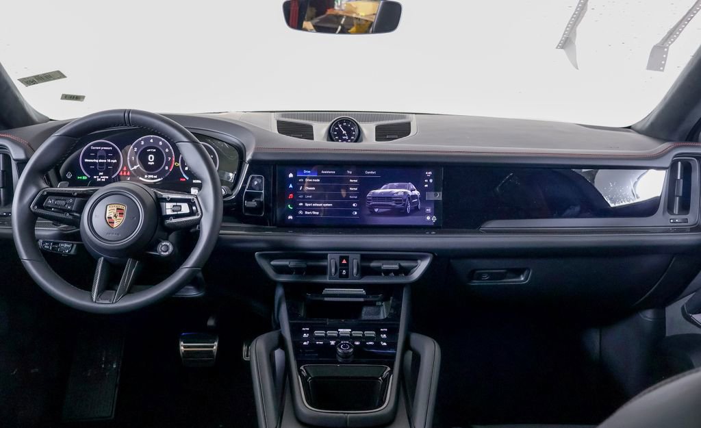 New 2026 Porsche Cayenne GTS image 12