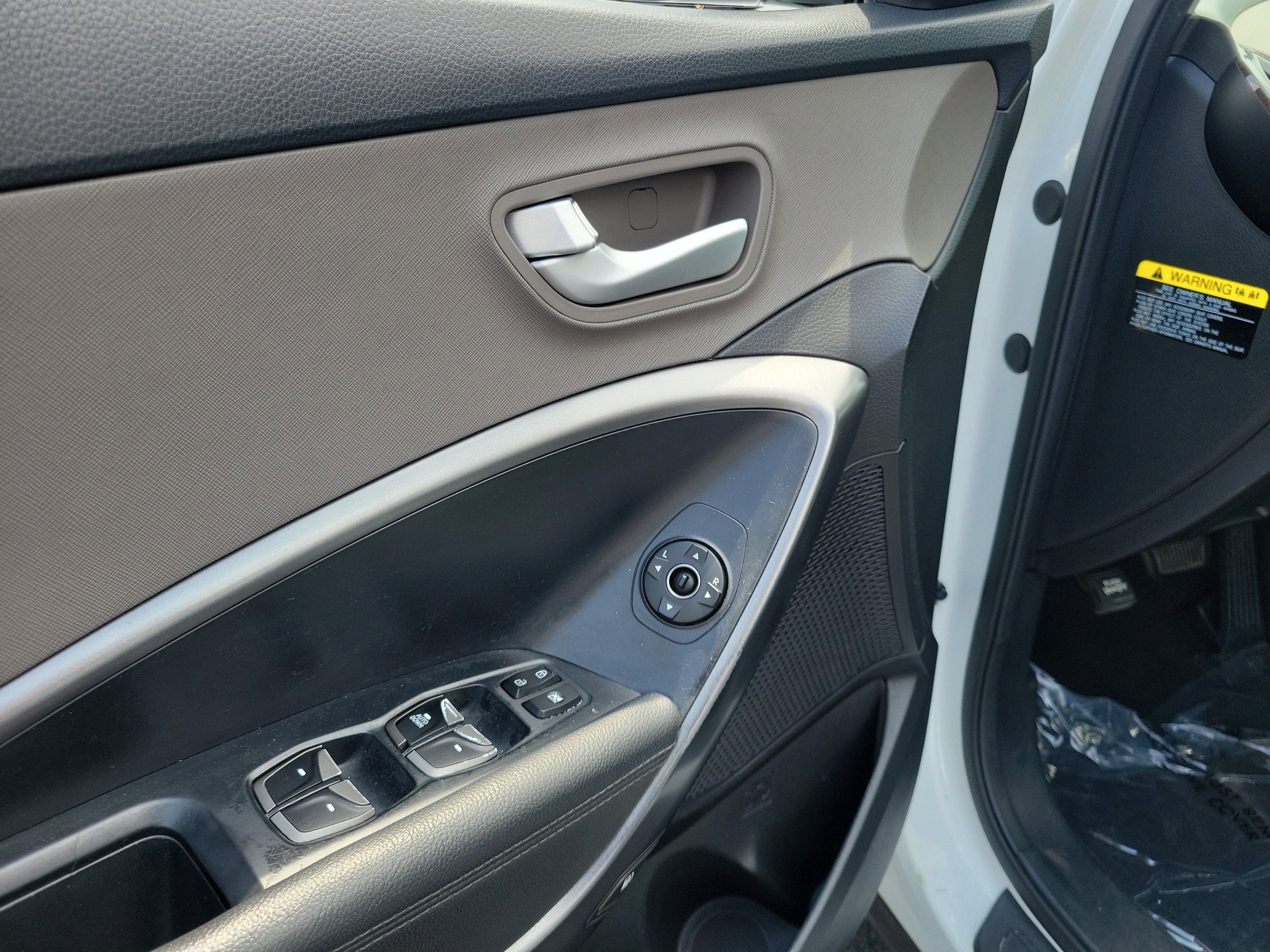 Used 2018 Hyundai Santa Fe Sport FWD image 18