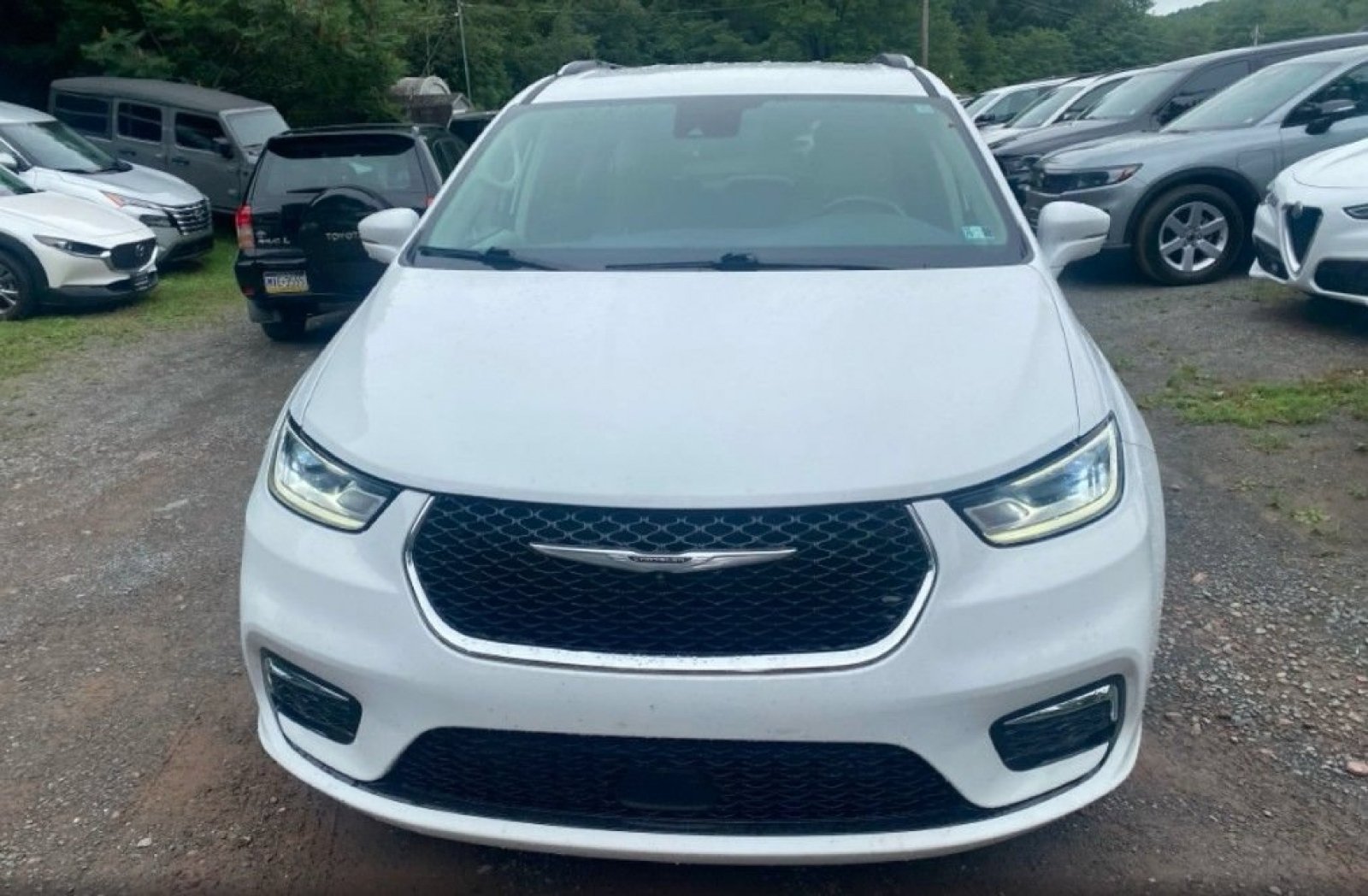 Used 2021 Chrysler Pacifica Touring-L w/ Premium & Safety Sphere Group AWD/4WD image 2