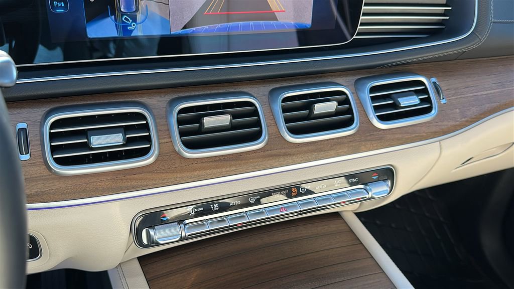 Used 2025 Mercedes-Benz GLS 450 4MATIC image 18
