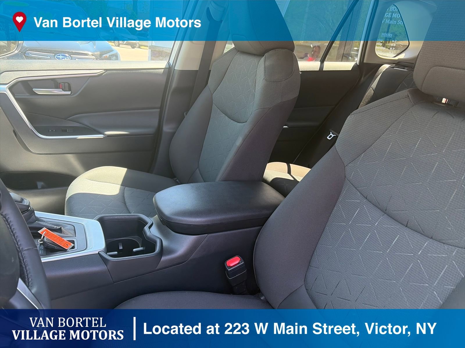 Used 2025 Toyota RAV4 XLE w/ Convenience Package AWD/4WD image 13