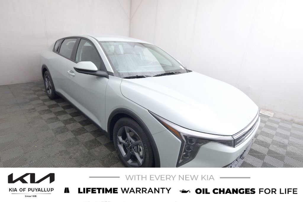 New 2025 Kia K4 LXS image 3